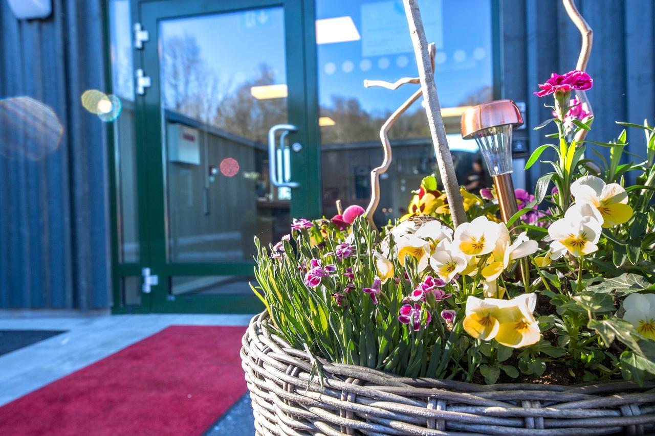 Hotell Eken Moelndal Экстерьер фото